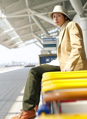 2025年最新版：快適さとおしゃれを両立！フードなしパーカーの選び方とおすすめコーデ